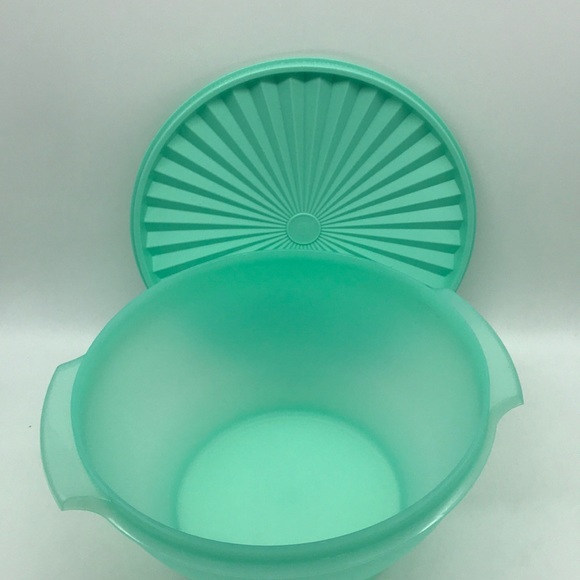 Tupperware Servalier Salad Bowl 4.3 Liter - Picture 6 of 16